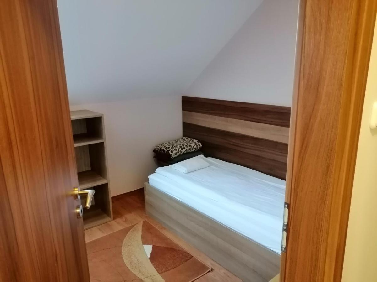 Csipkehaz Apartman Cserkeszolo Luaran gambar