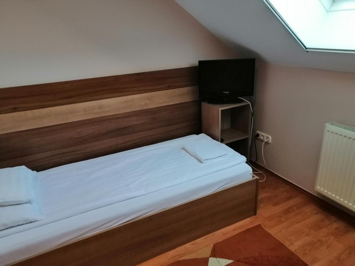 Csipkehaz Apartman Cserkeszolo Luaran gambar