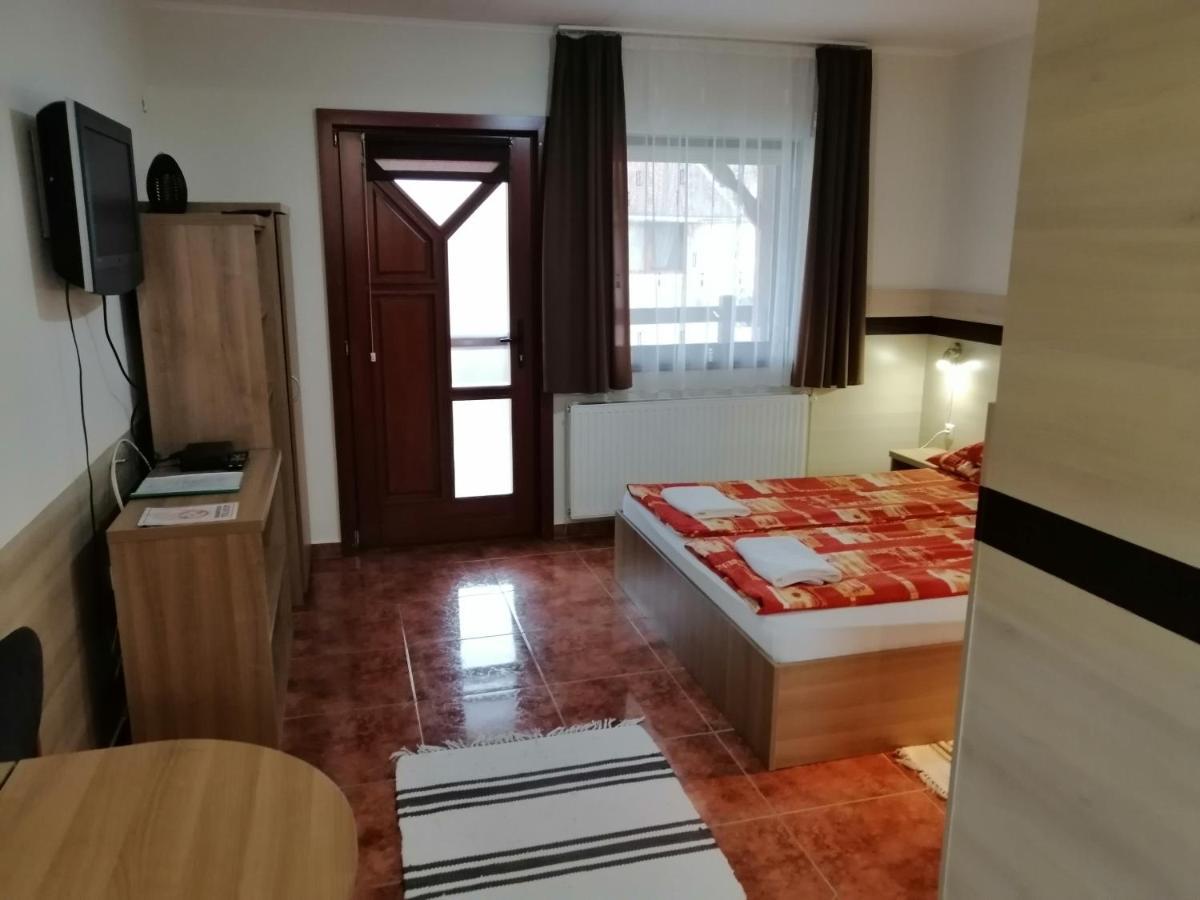 Csipkehaz Apartman Cserkeszolo Luaran gambar