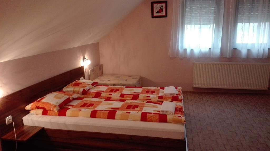 Csipkehaz Apartman Cserkeszolo Luaran gambar