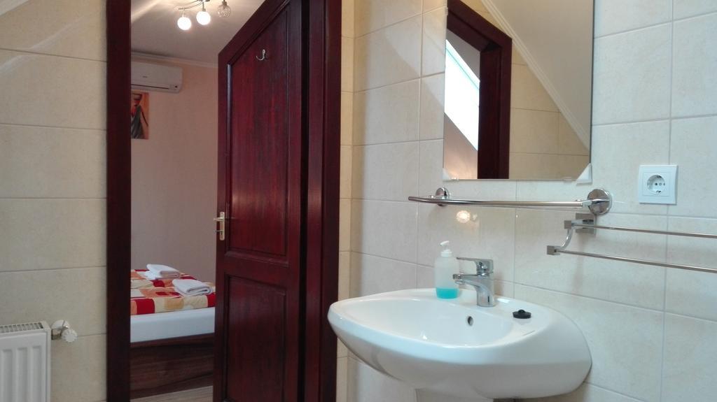 Csipkehaz Apartman Cserkeszolo Luaran gambar