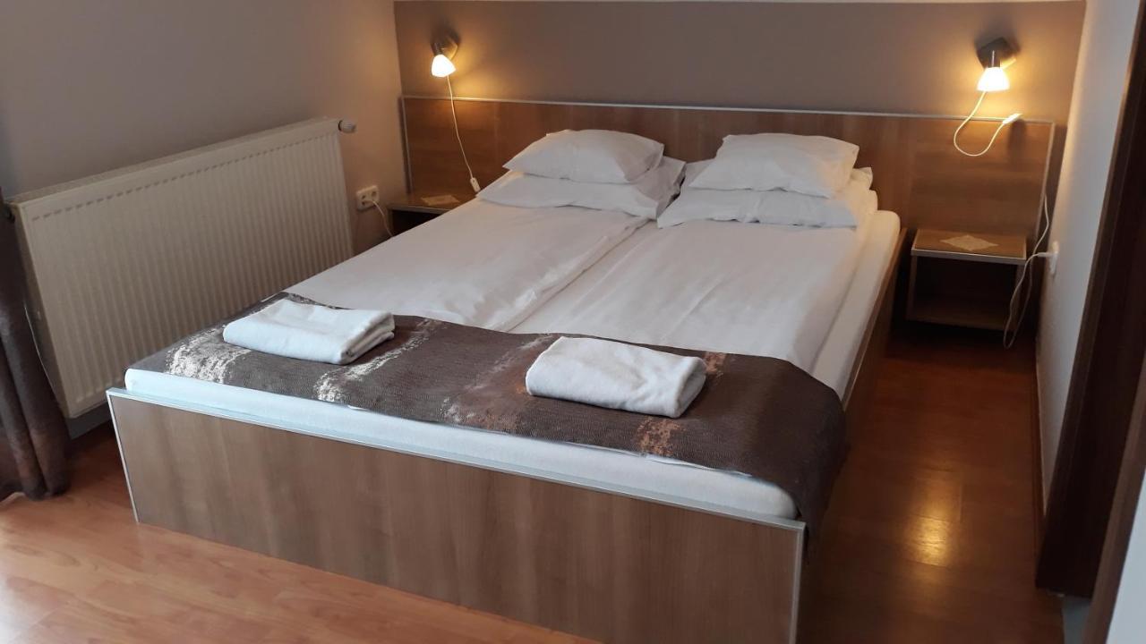 Csipkehaz Apartman Cserkeszolo Luaran gambar