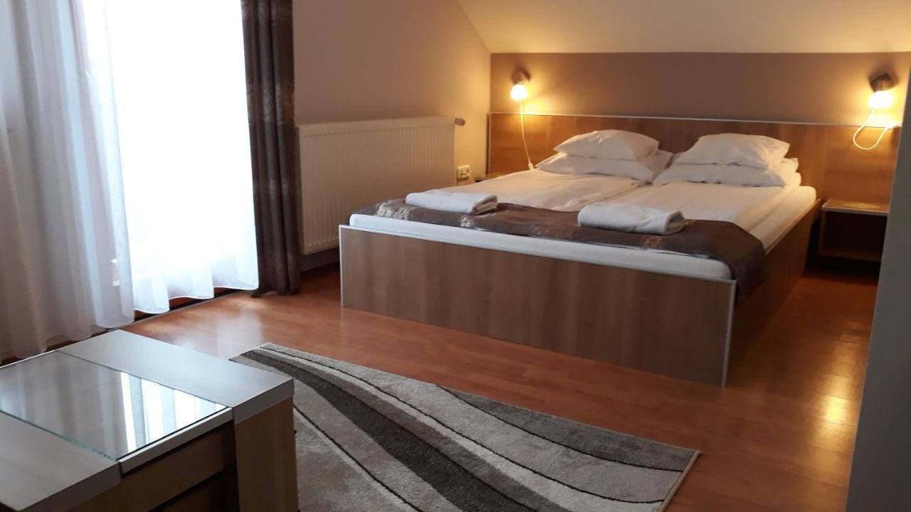 Csipkehaz Apartman Cserkeszolo Luaran gambar